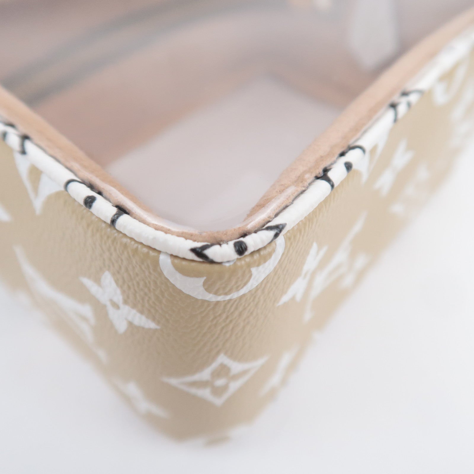 Louis Vuitton Monogram Giant Beach Clear Bag Khaki M67610