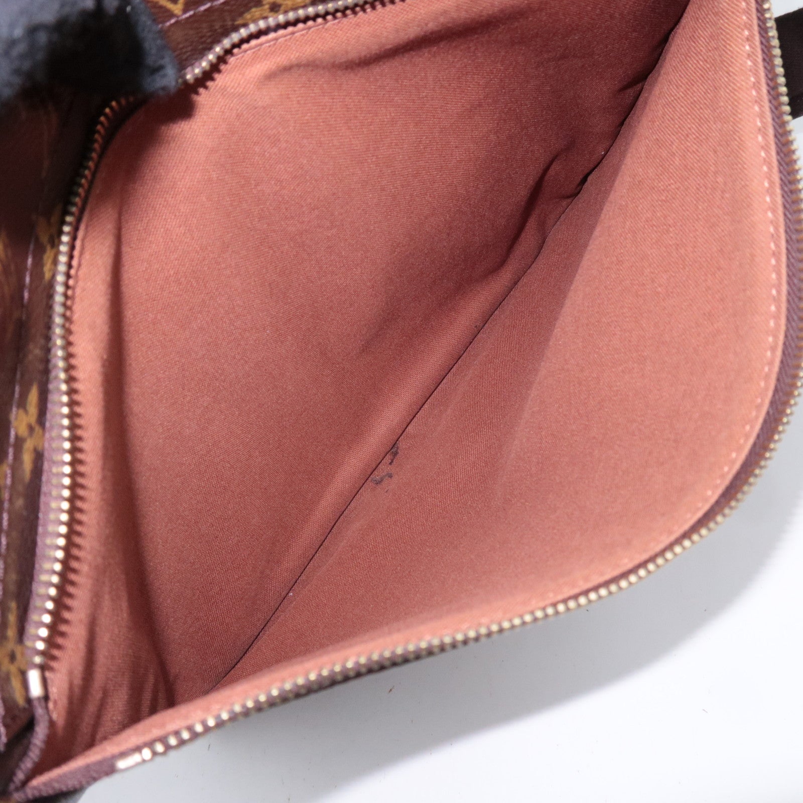 Louis Vuitton Monogram Messenger Beaubourg MM Shoulder Bag M97038
