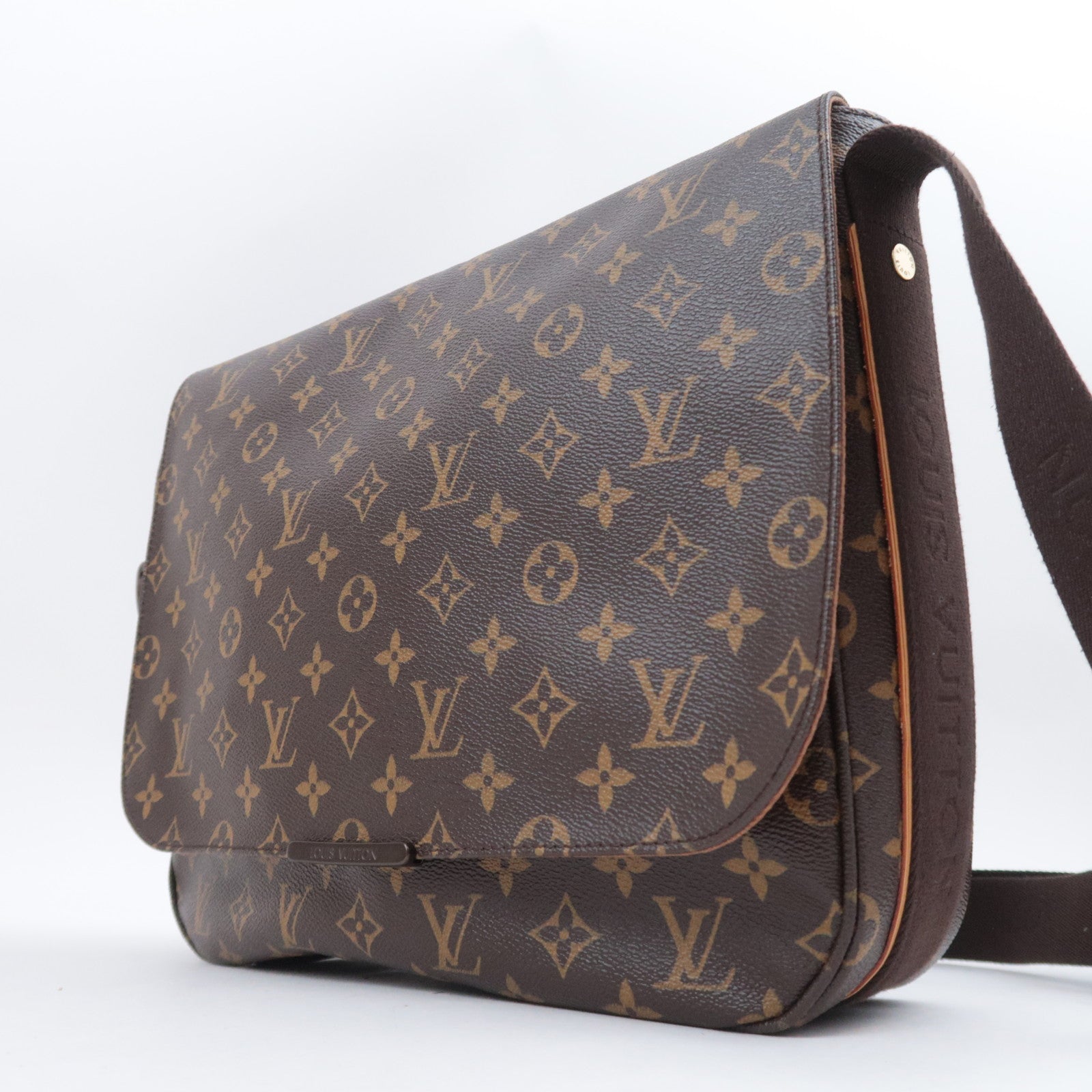Louis Vuitton Monogram Messenger Beaubourg MM Shoulder Bag M97038