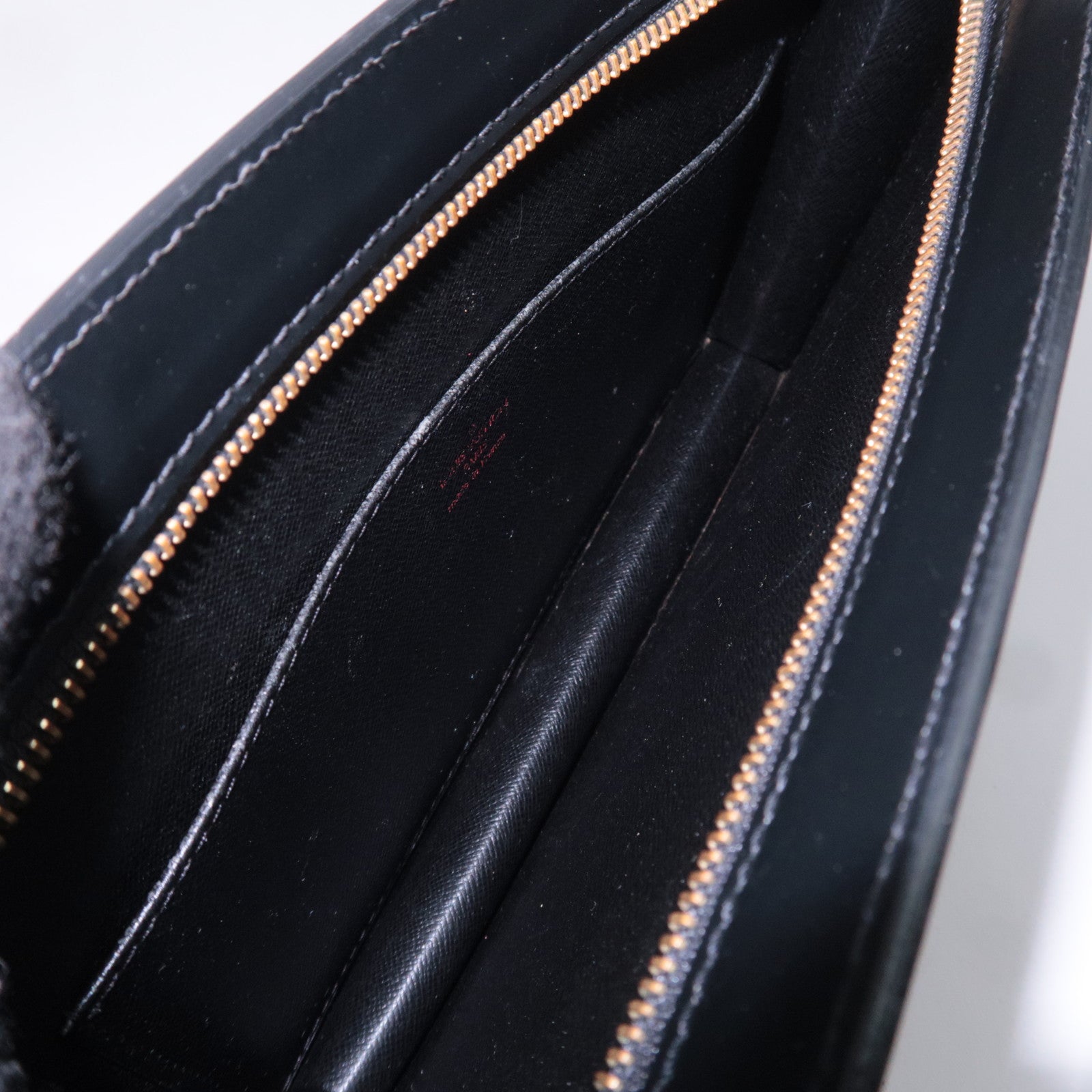 Louis Vuitton Epi Pochette Homme Clutch Bag Noir M52522