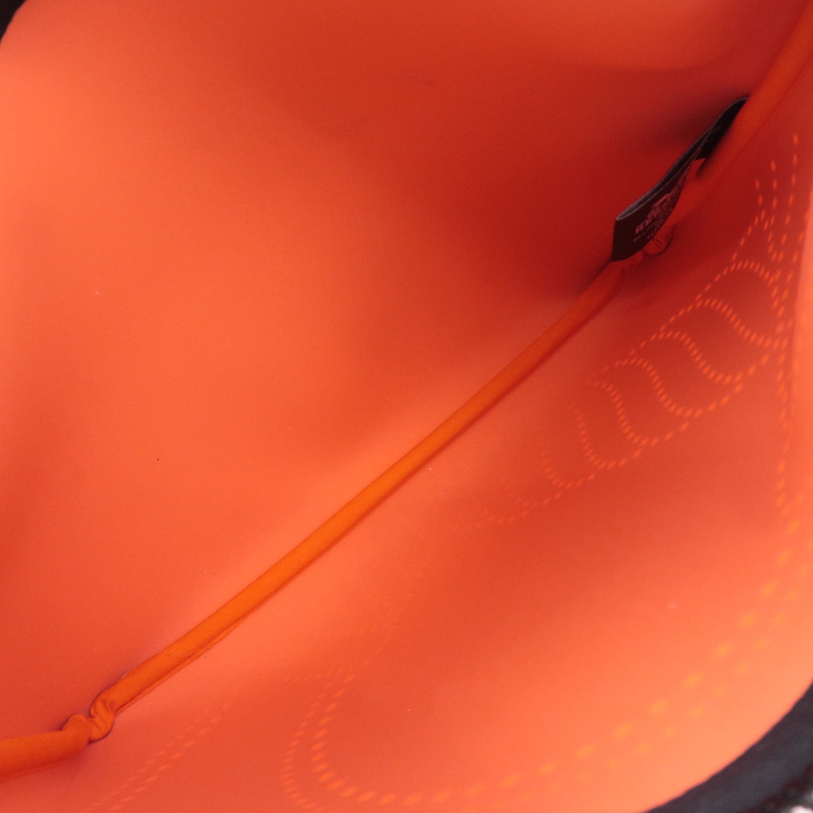 HERMES Neo Bain MM Clutch Bag Neoprene Grenadine