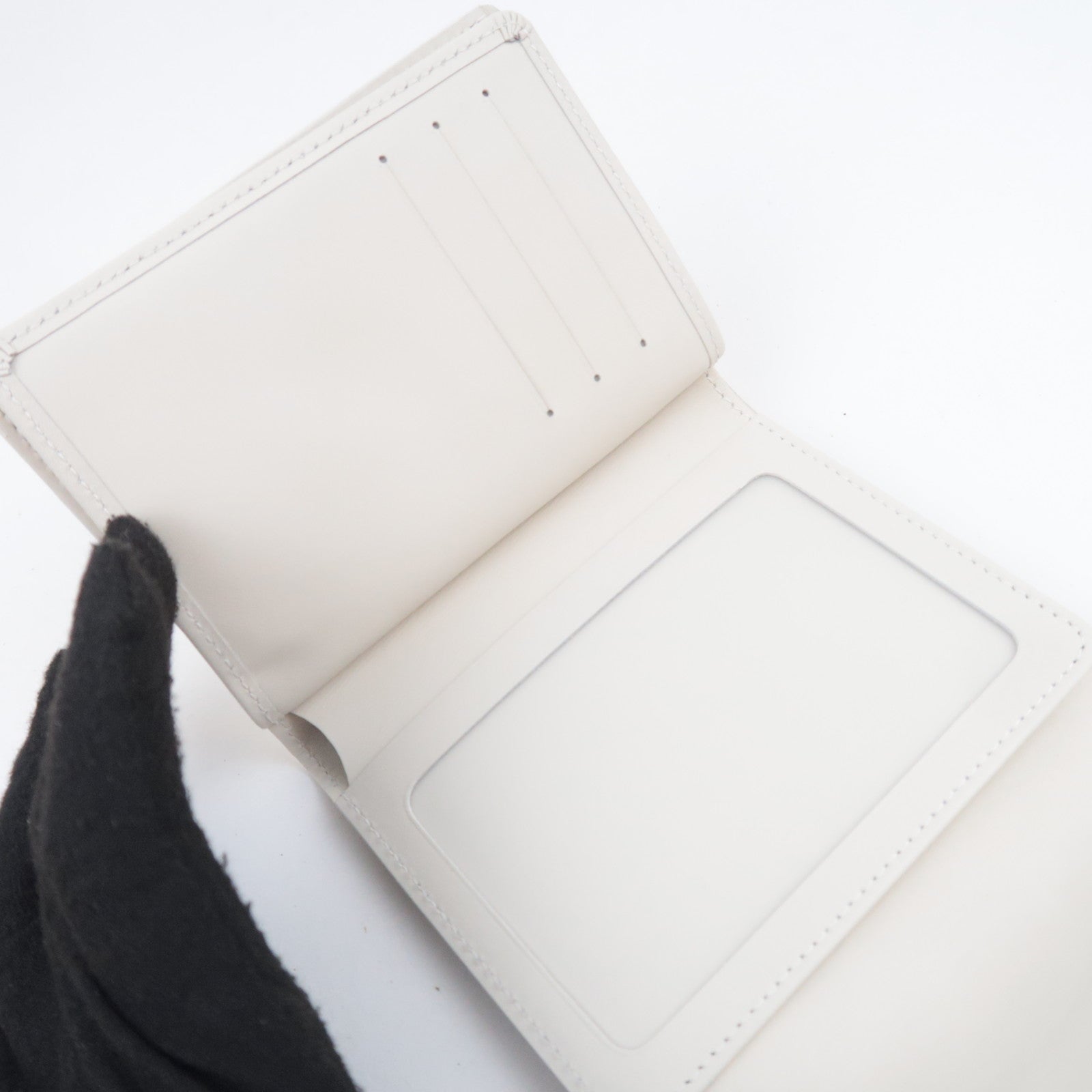 Louis Vuitton Monogram Vernis Portefeuille Koala Wallet Perle M91420