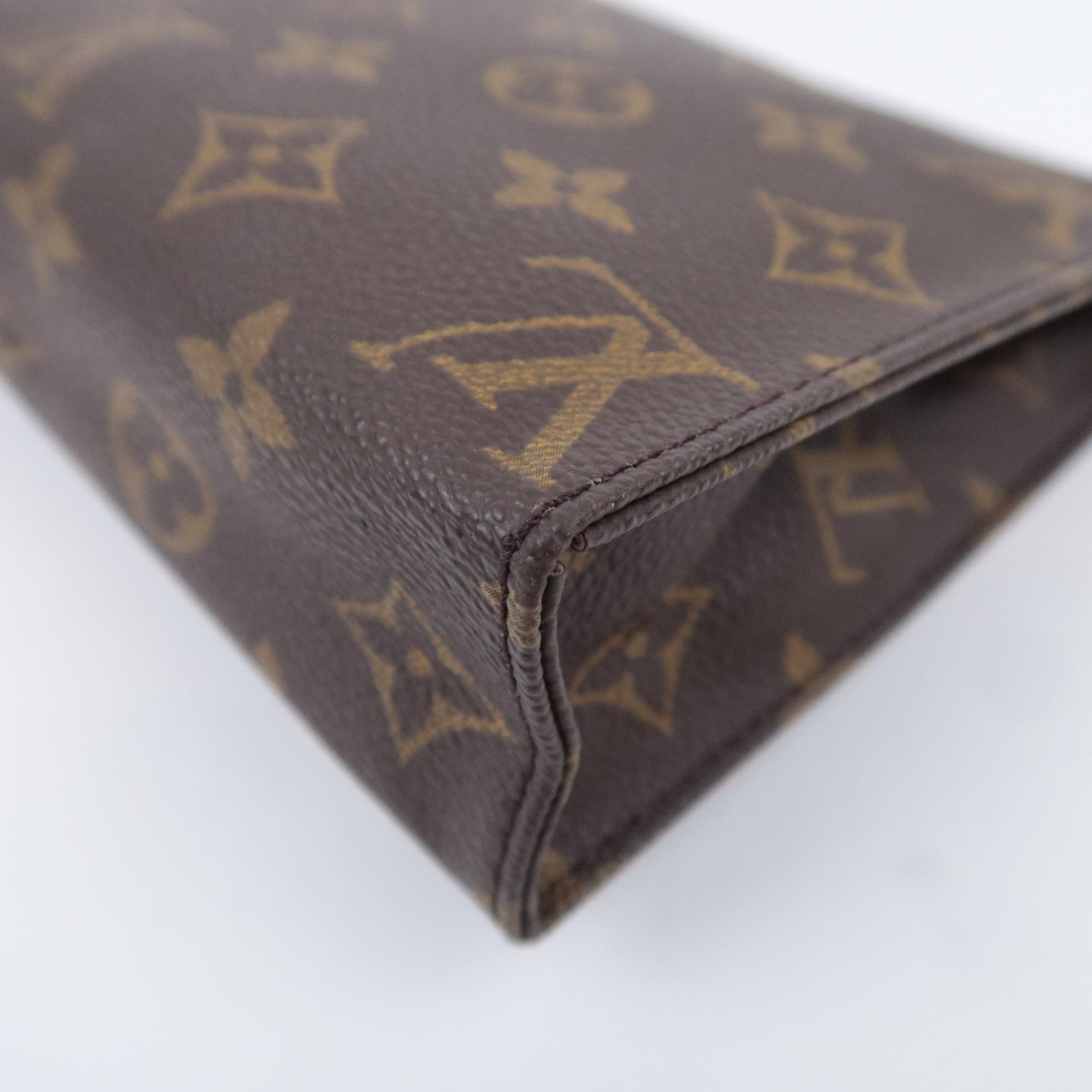 Louis Vuitton Monogram Poche Toilette 19 Toiletry Bag M47544