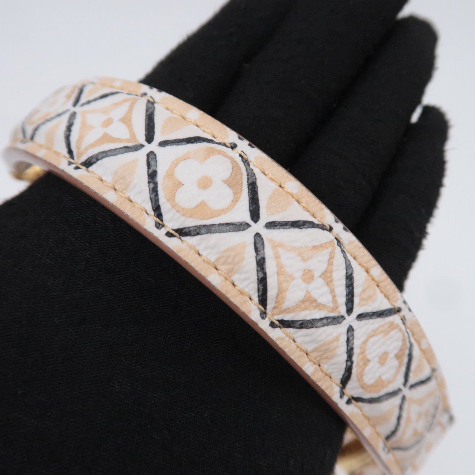 Louis Vuitton Monogram Giant By The Pool Neo Noe BB M22985