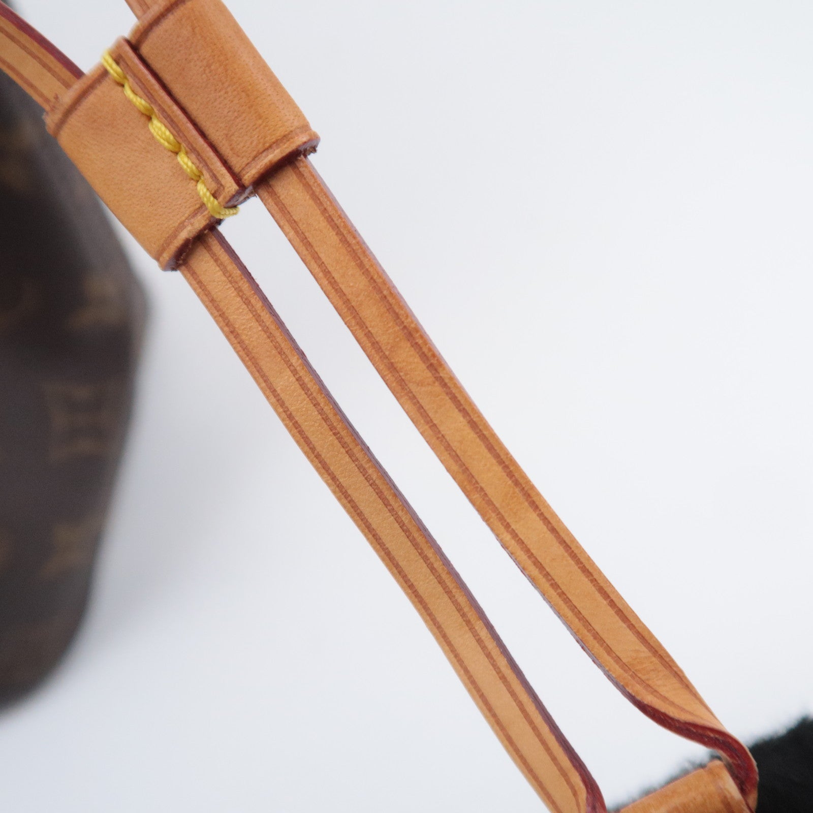 Louis Vuitton Monogram Neverfull MM Tote Bag M40156