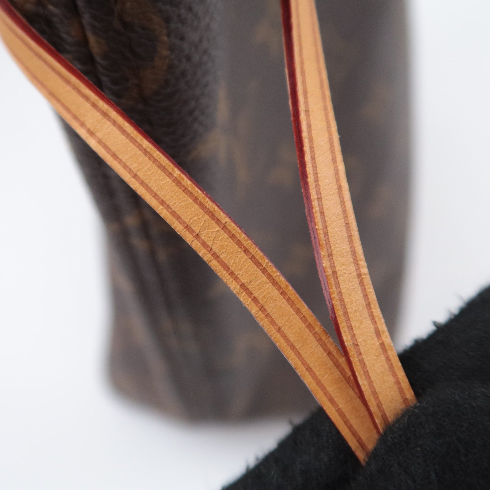 Louis Vuitton Monogram Neverfull MM Tote Bag M40156
