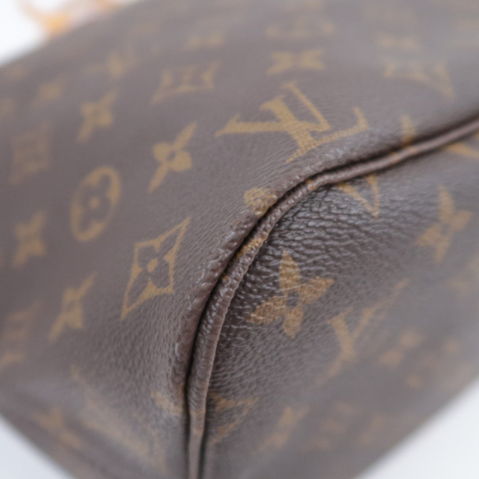 Louis Vuitton Monogram Neverfull MM Tote Bag M40156