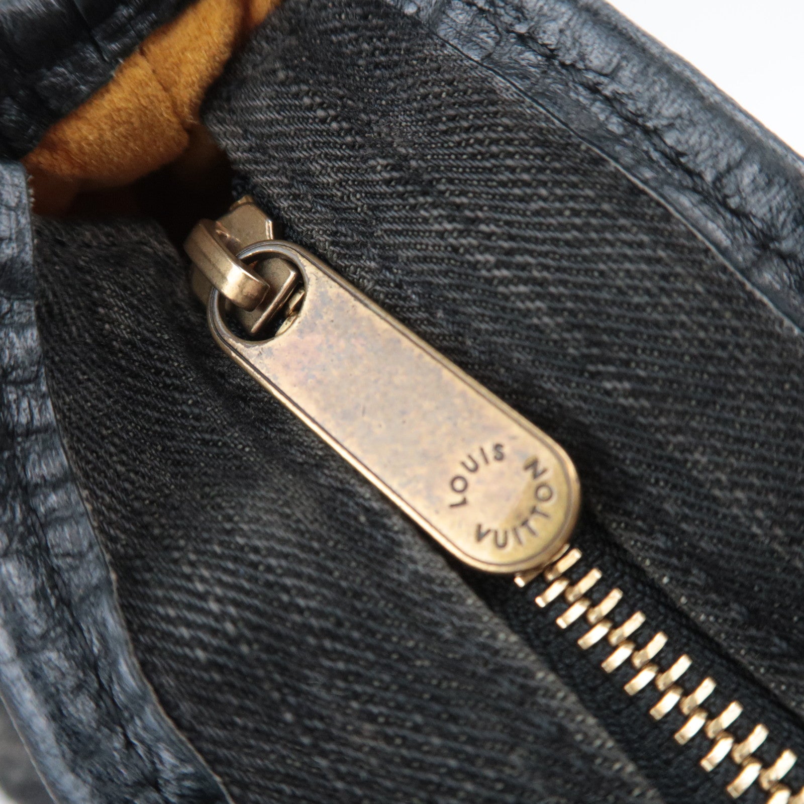 Louis Vuitton Monogram Denim Neo Cabby MM Noir M95351