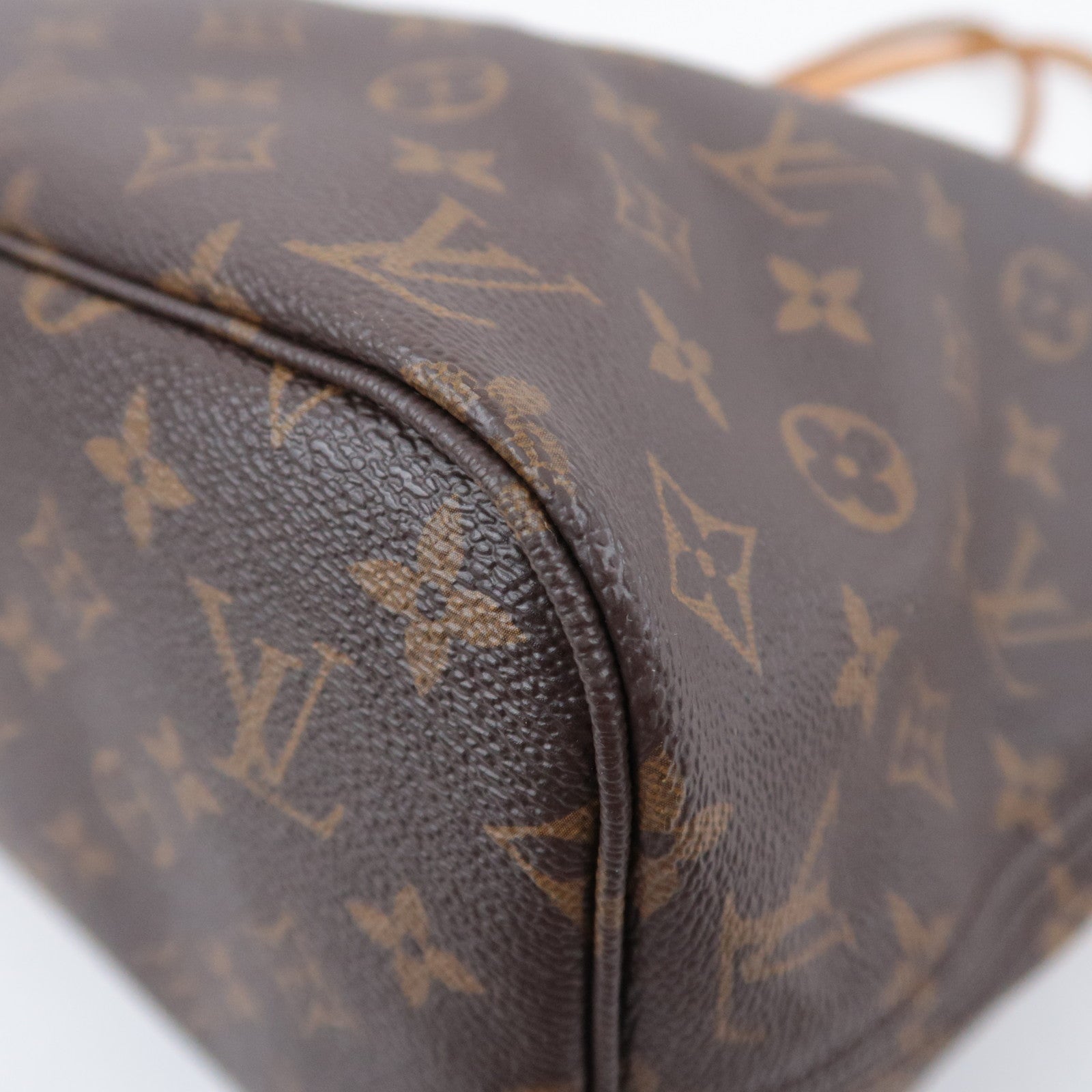 Louis Vuitton Monogram Neverfull MM Tote Bag M40156