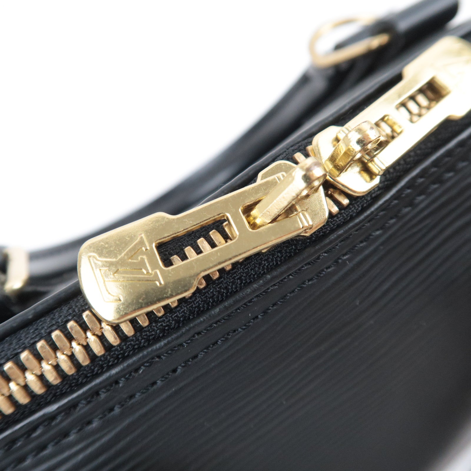 Louis Vuitton Epi Alma Handbag Noir M52142
