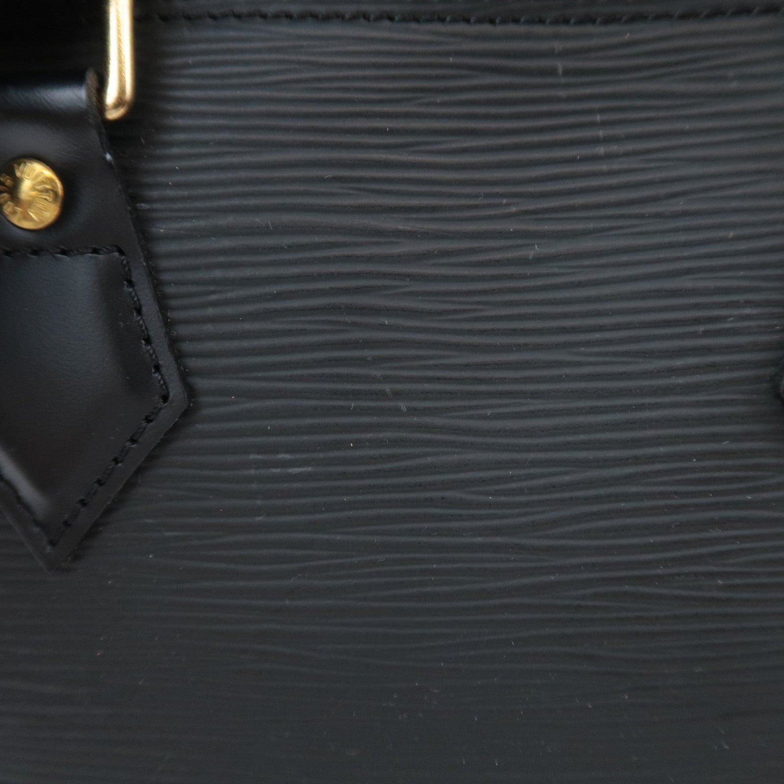 Louis Vuitton Epi Alma Handbag Noir M52142