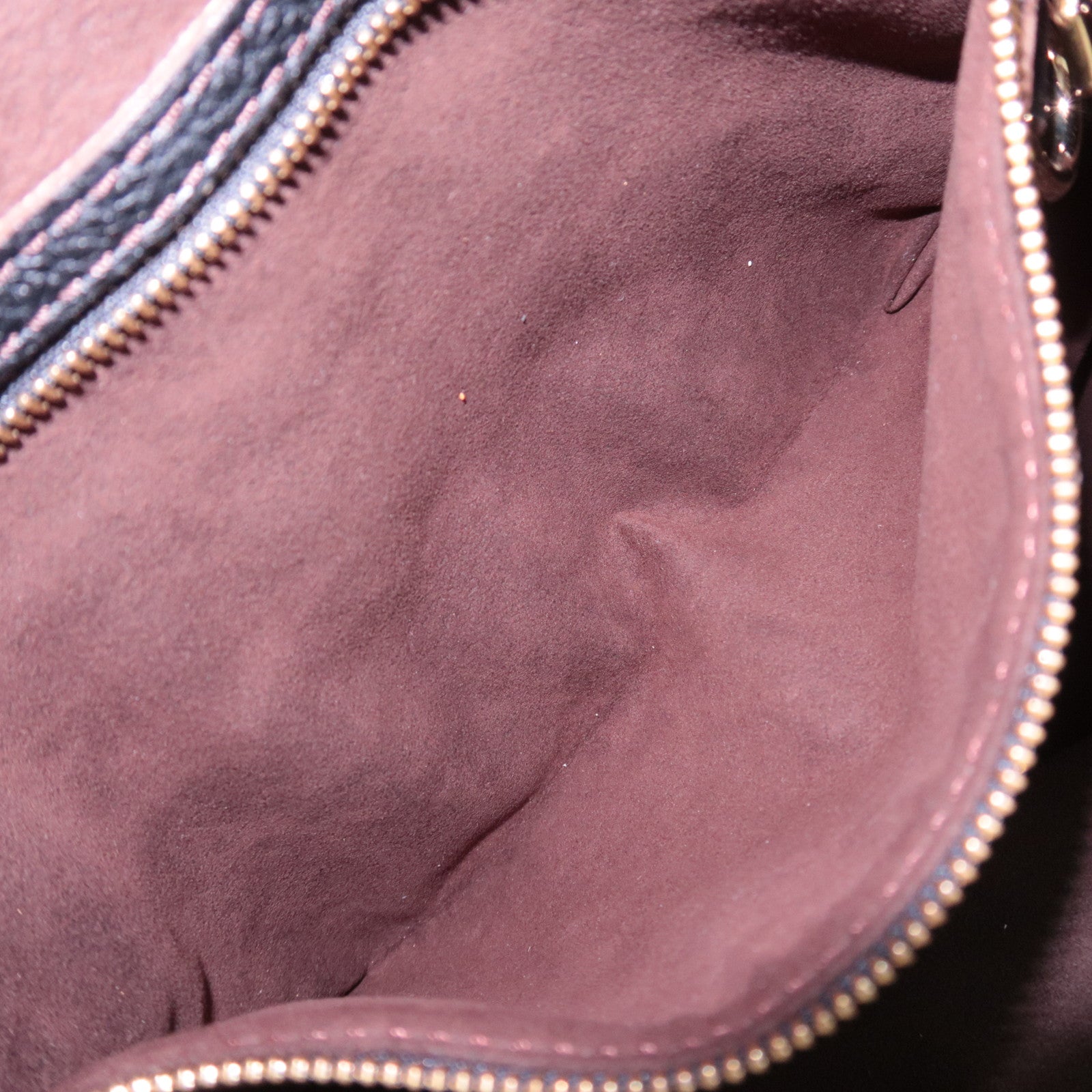 Louis Vuitton Monogram Mahina L Shoulder Bag Noir M95765
