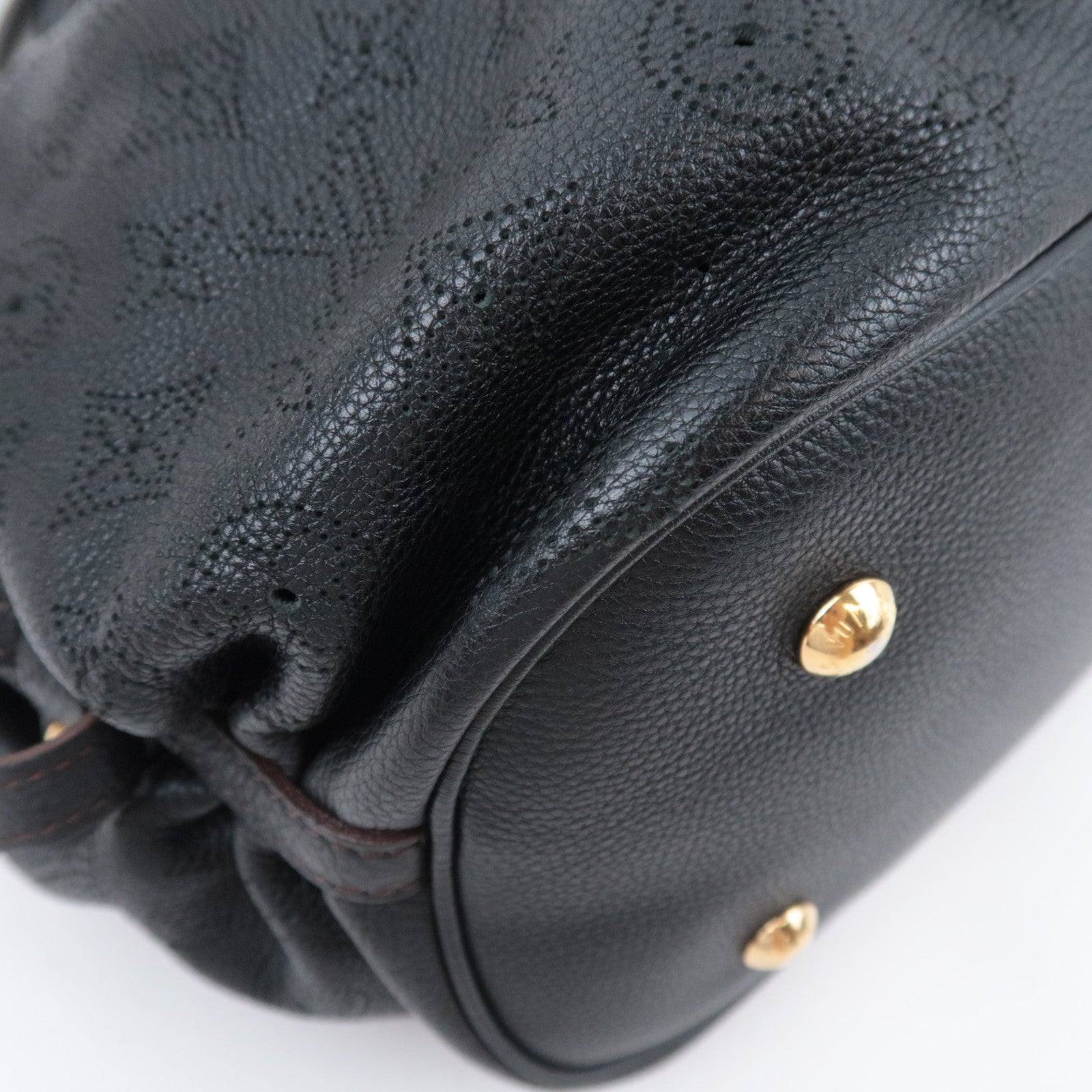 Louis Vuitton Monogram Mahina L Shoulder Bag Noir M95765
