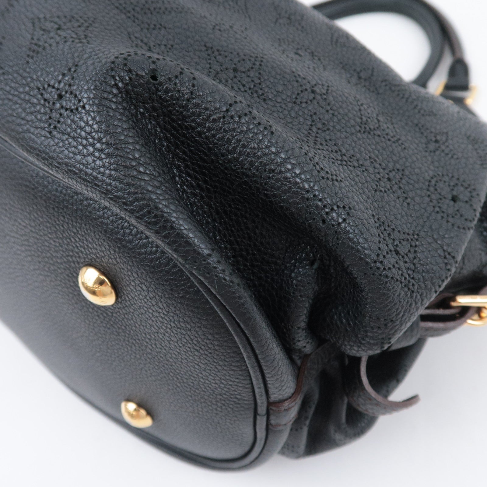 Louis Vuitton Monogram Mahina L Shoulder Bag Noir M95765