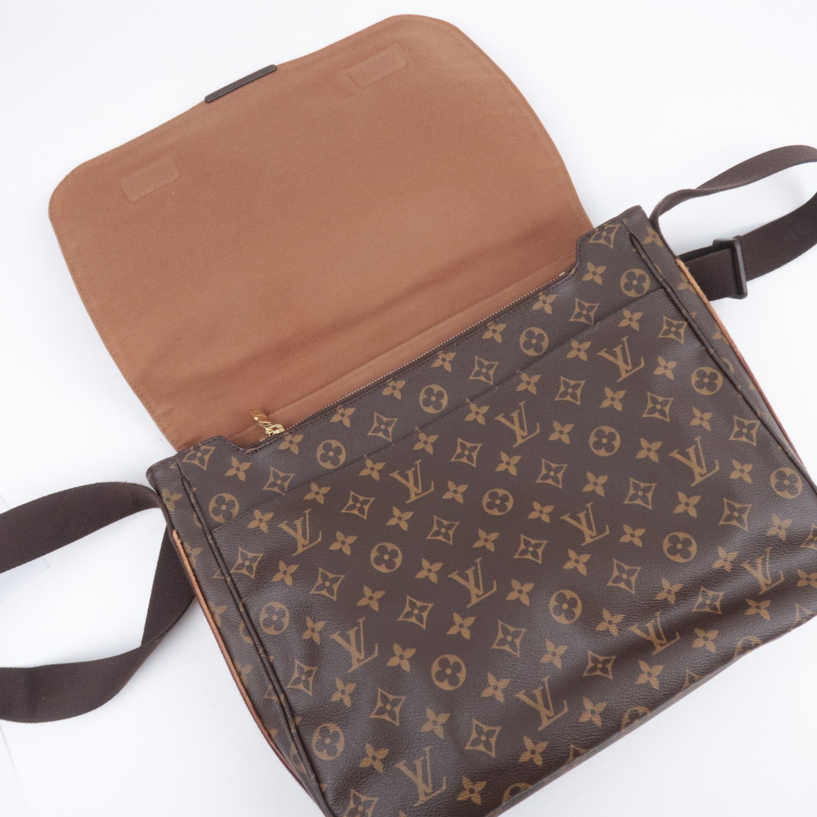 Louis Vuitton Monogram Messenger Beaubourg MM M97038
