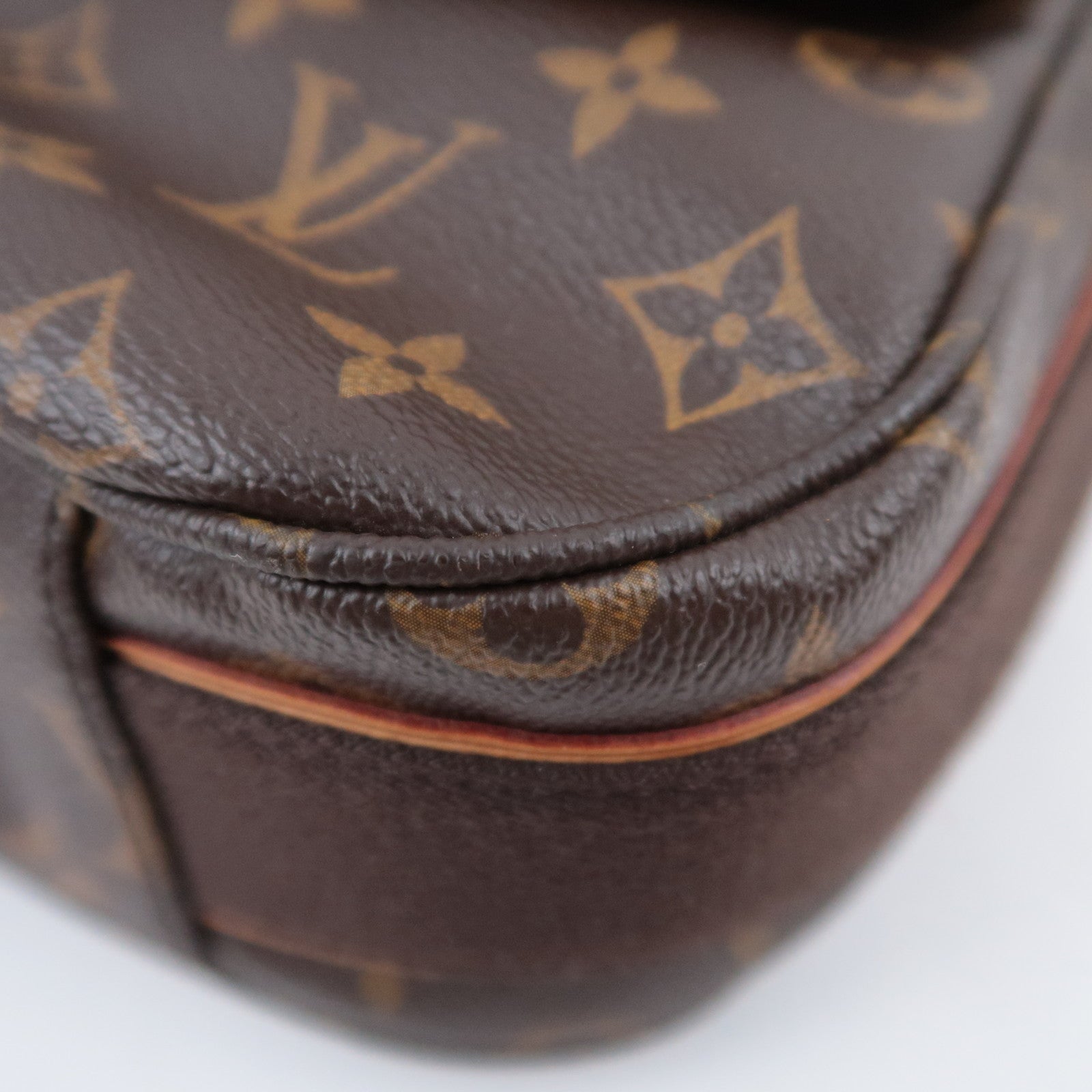 Louis Vuitton Monogram Messenger Beaubourg MM M97038