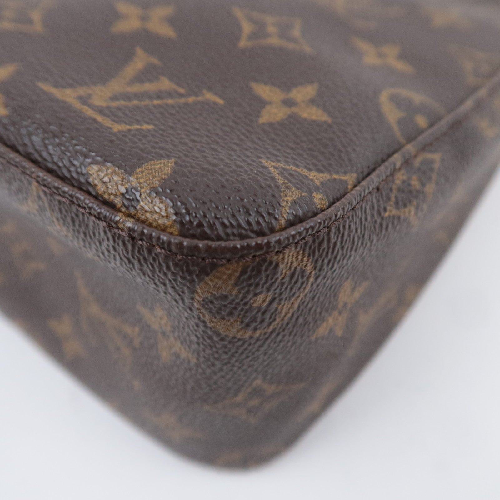 Louis Vuitton Monogram Looping MM Shoulder Bag M51146