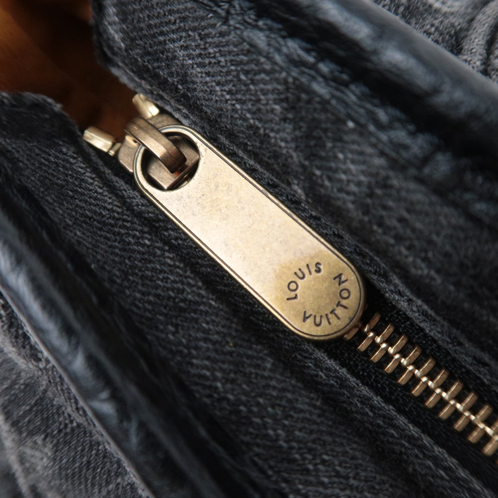 Louis Vuitton Monogram Denim Neo Cabby MM Noir M95351