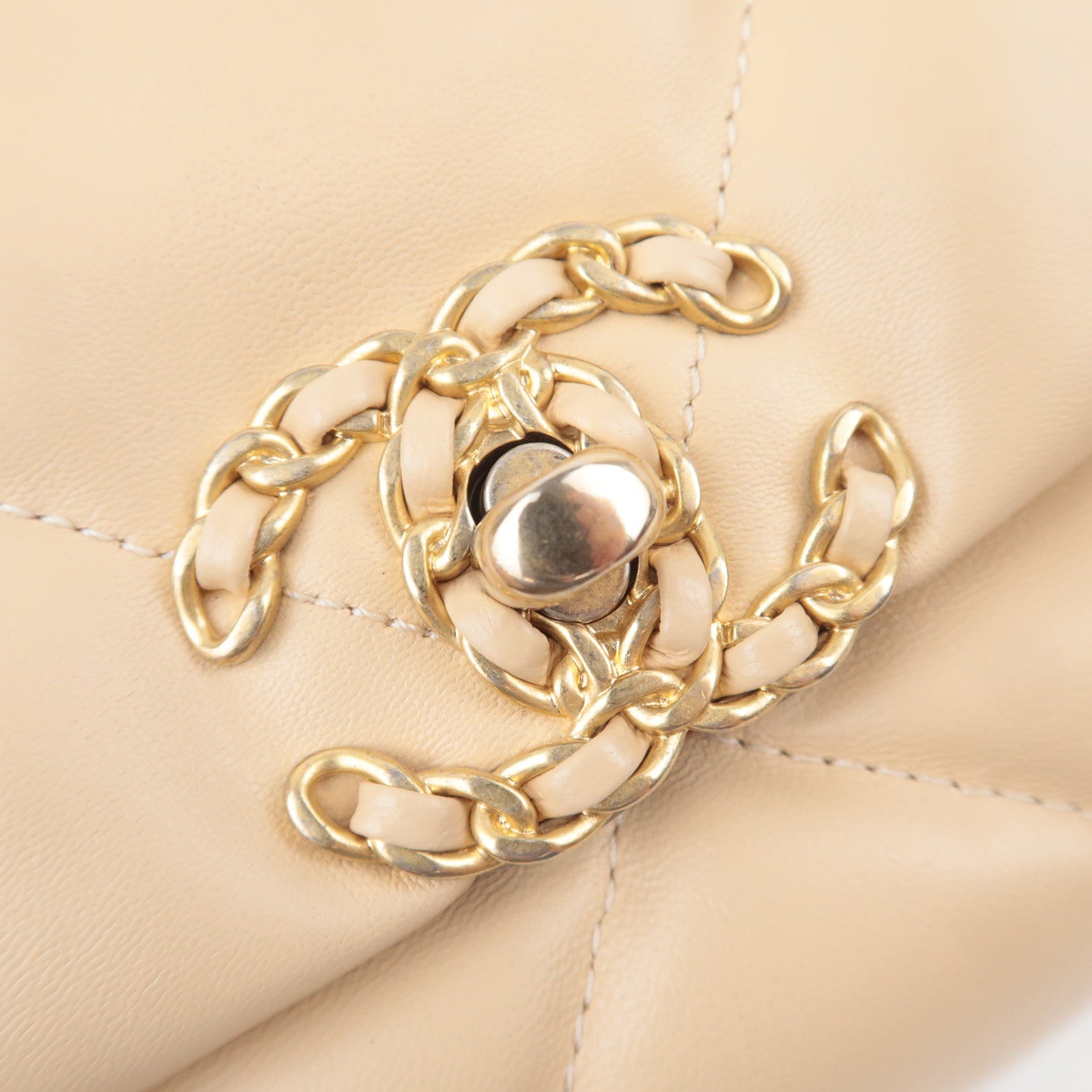 CHANEL 19 Dixneuf Maxi Lambskin Chain Shoulder Bag AS1162