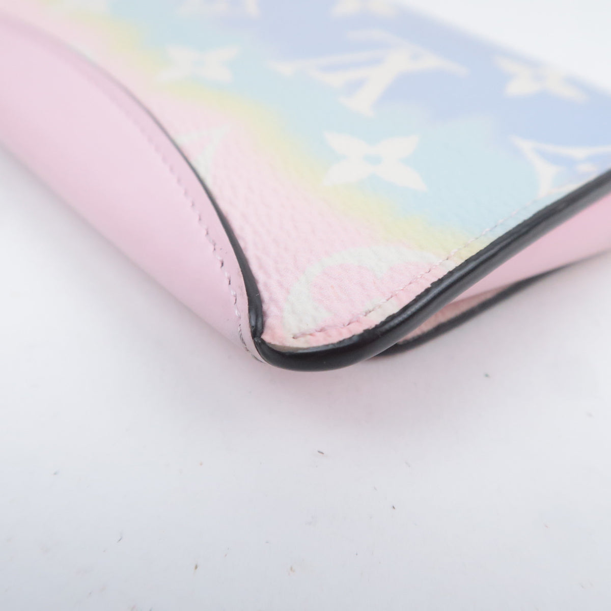 Louis Vuitton LV Escale Etui Lunettes Woody GI0478
