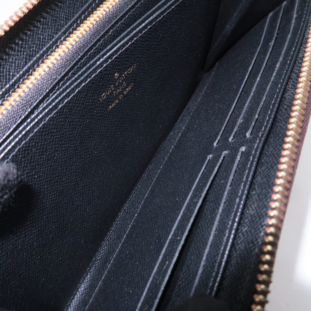 Louis Vuitton Giant Monogram Reverse Zippy Wallet M69353
