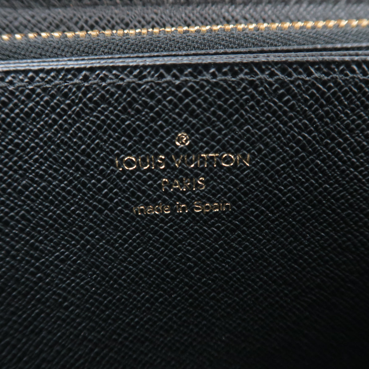 Louis Vuitton Giant Monogram Reverse Zippy Wallet M69353