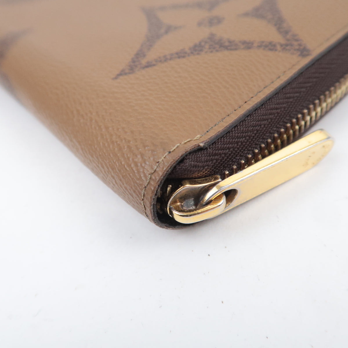 Louis Vuitton Giant Monogram Reverse Zippy Wallet M69353