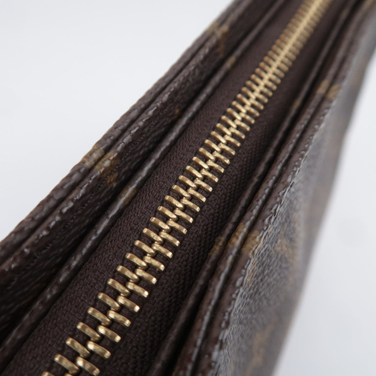 Louis Vuitton Monogram Looping MM Bag M51146