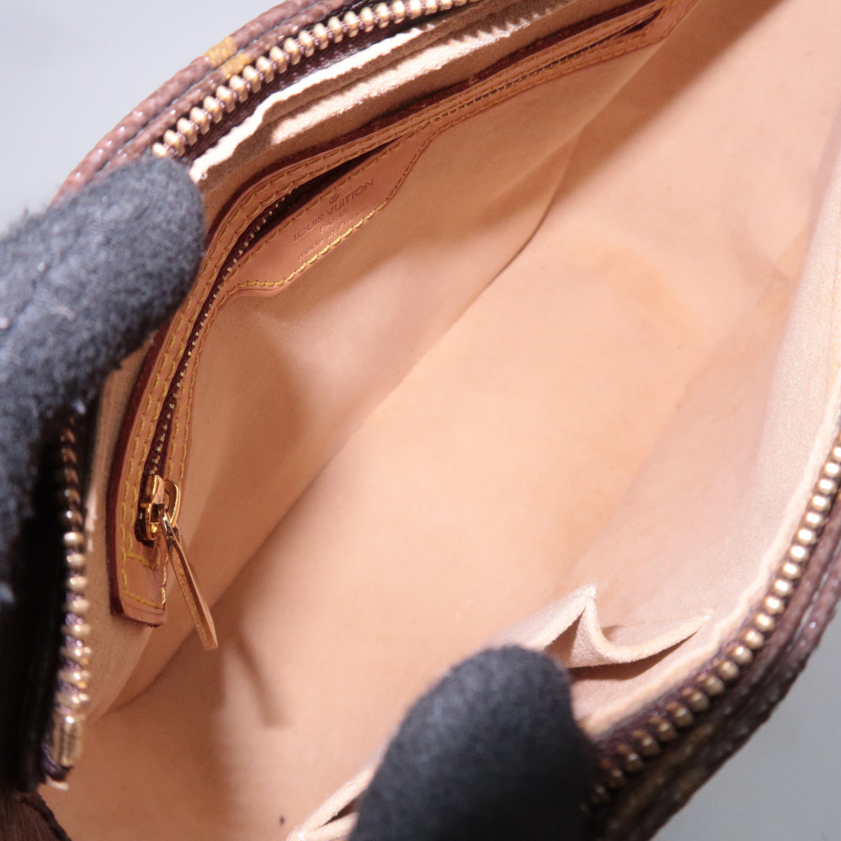 Louis Vuitton Monogram Looping MM Bag M51146