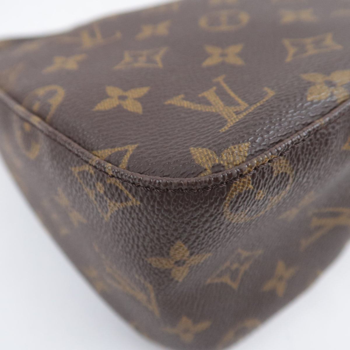 Louis Vuitton Monogram Looping MM Bag M51146