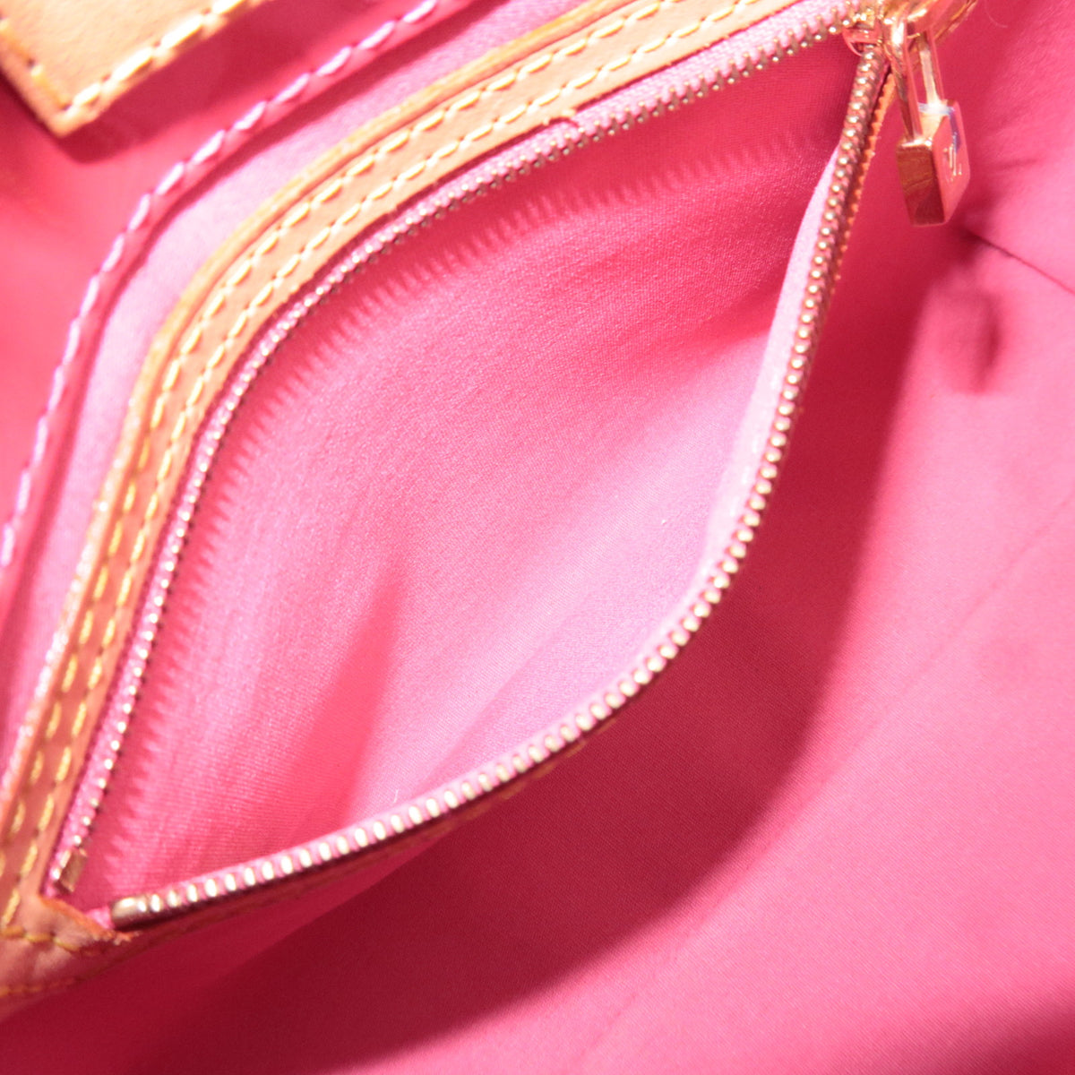 Louis Vuitton Monogram Vernis Reade PM Bag M9132F