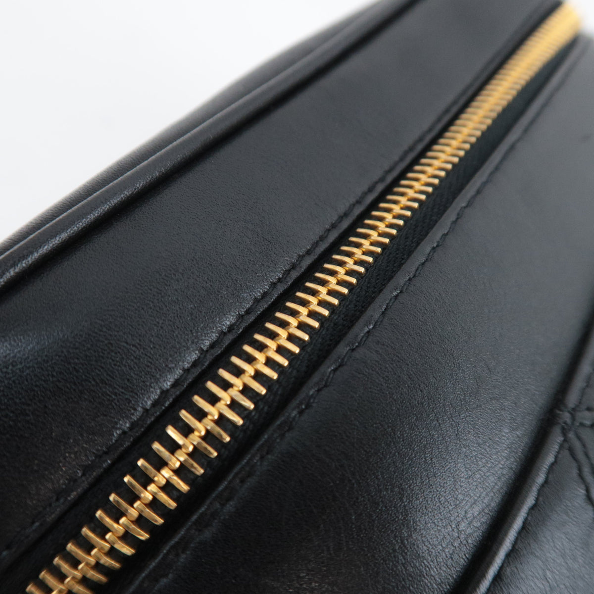 CHANEL Bicolore Horizontal Vanity Case A01618