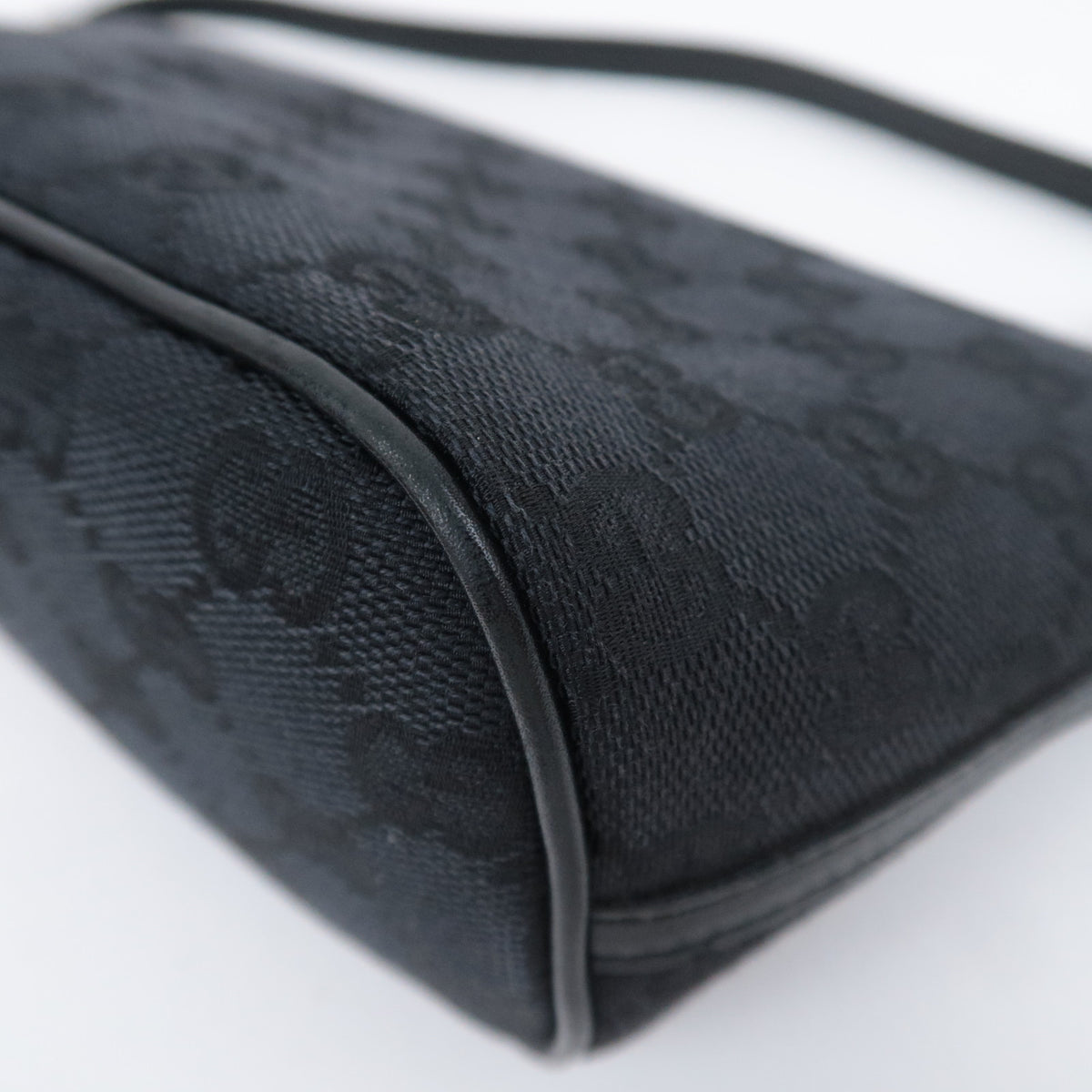 GUCCI GG Canvas Boat Bag Black 039.1103