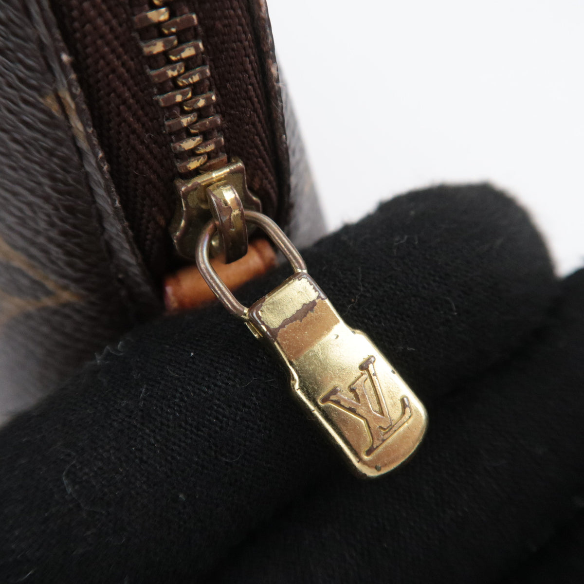 Louis Vuitton Monogram Pochette Cosmetic M47515