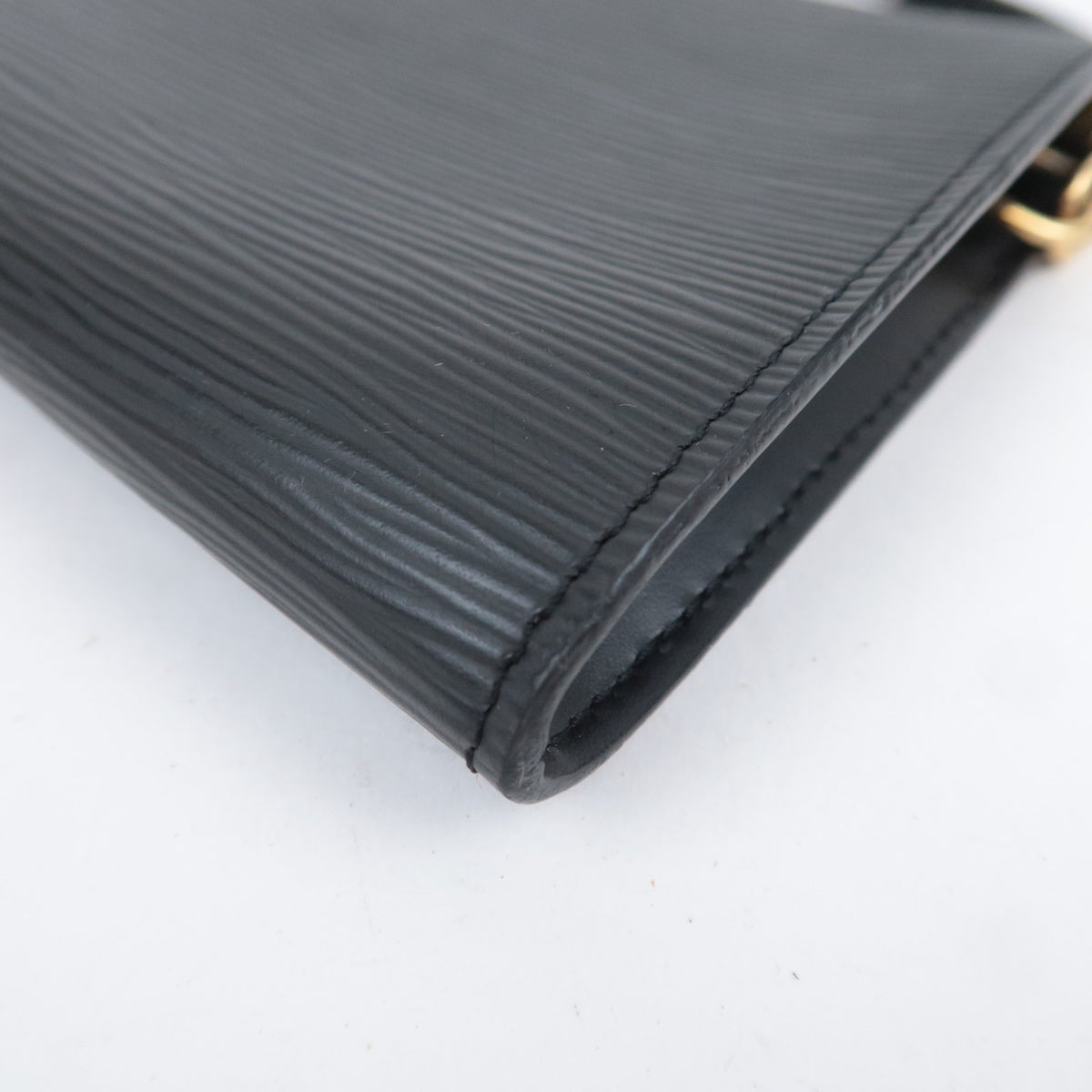 Louis Vuitton Epi Pochette Accessoires Handbag M52942