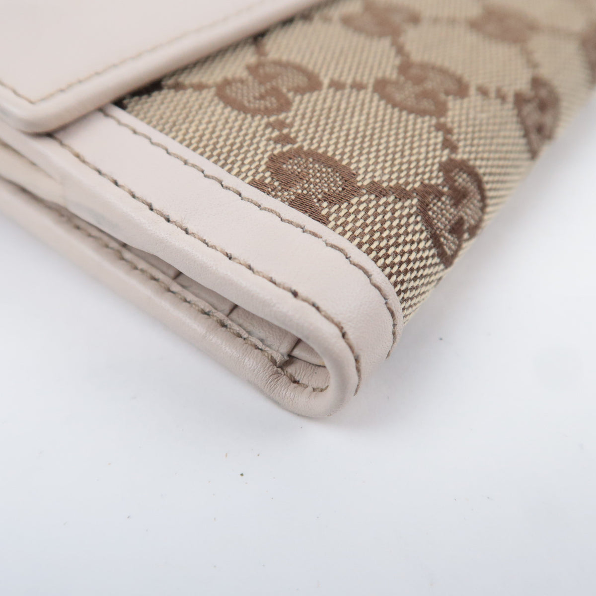 GUCCI GG Canvas Bi-Fold Wallet Beige Ivory Gold Clasp 159917