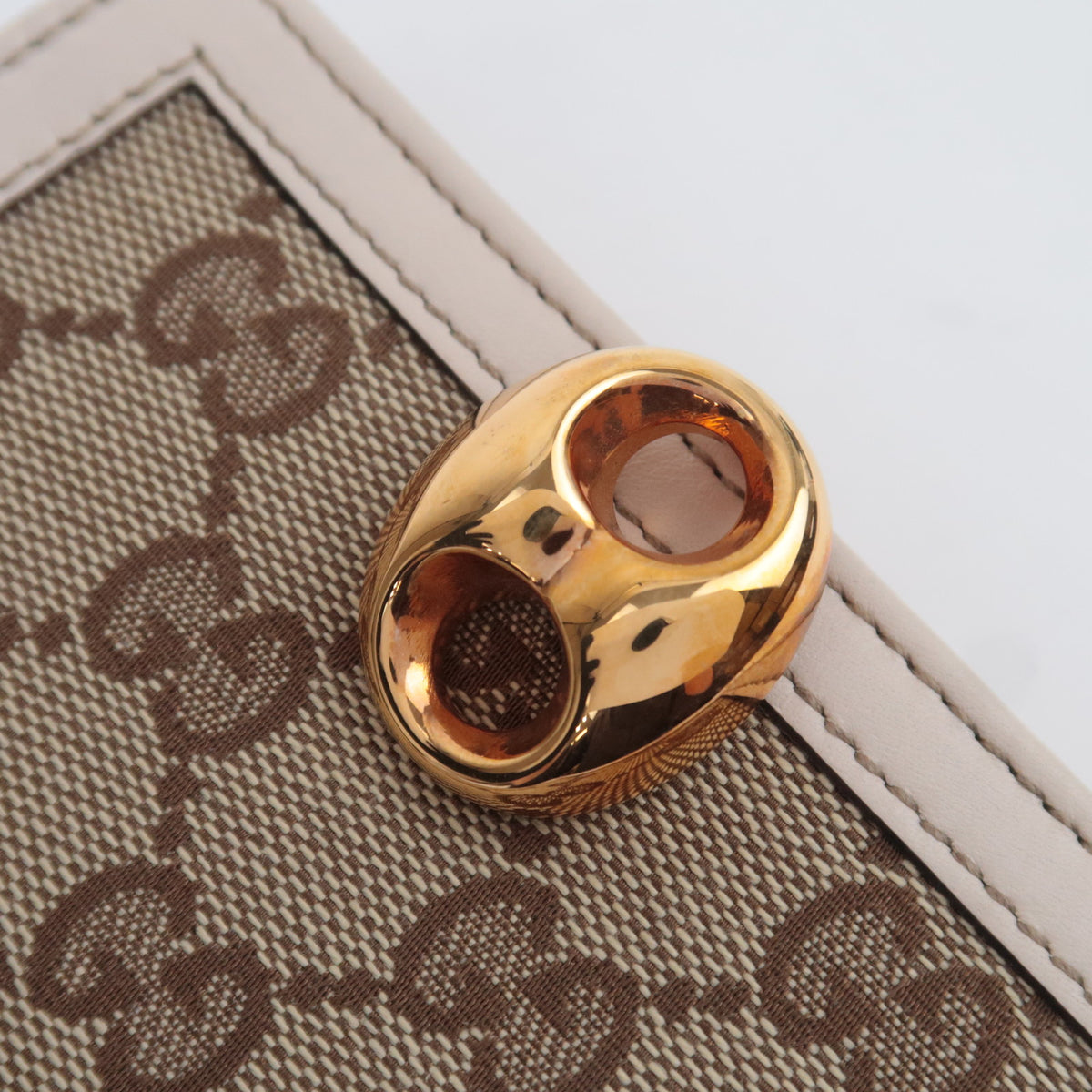 GUCCI GG Canvas Bi-Fold Wallet Beige Ivory Gold Clasp 159917