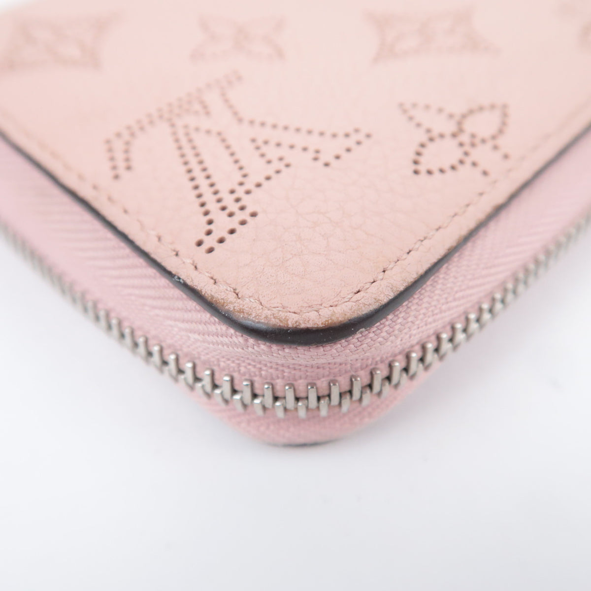 Louis Vuitton Monogram Mahina Zippy Wallet M61868