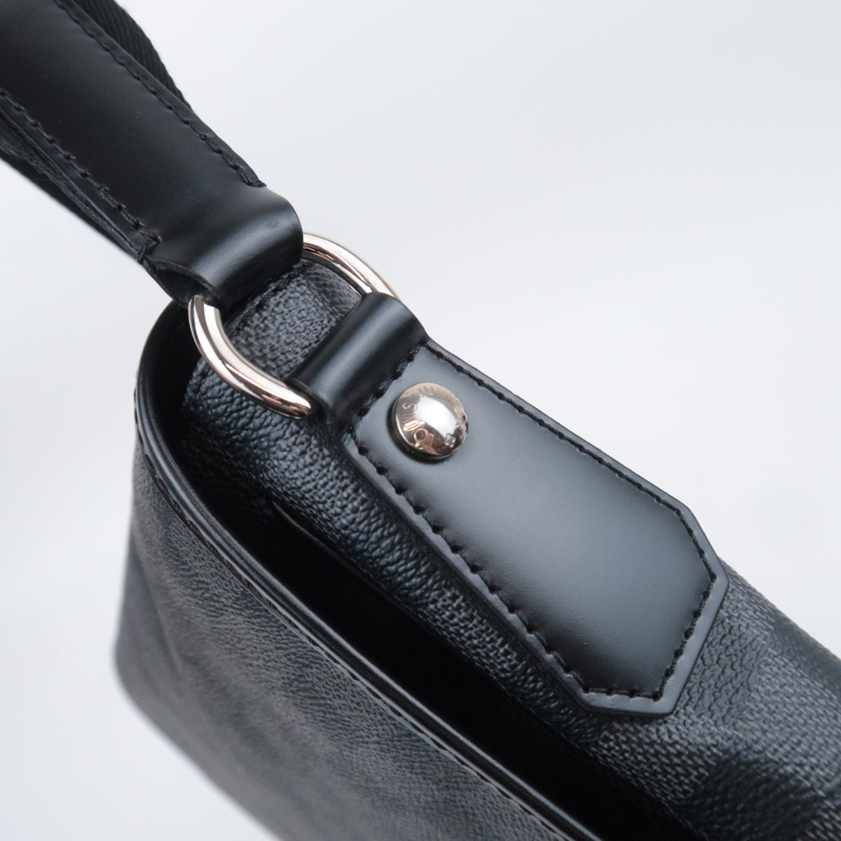 Louis Vuitton Damier Graphite Daniel MM Bag N58029