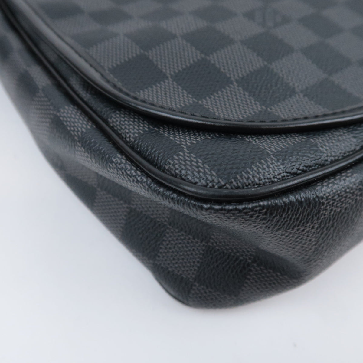 Louis Vuitton Damier Graphite Daniel MM Bag N58029