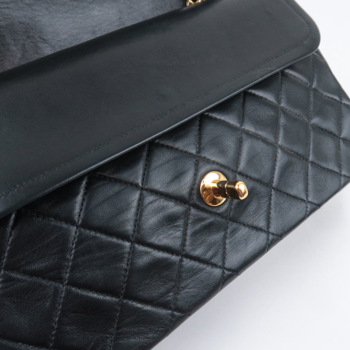 CHANEL Matelasse 25 Chain Shoulder Bag Lambskin