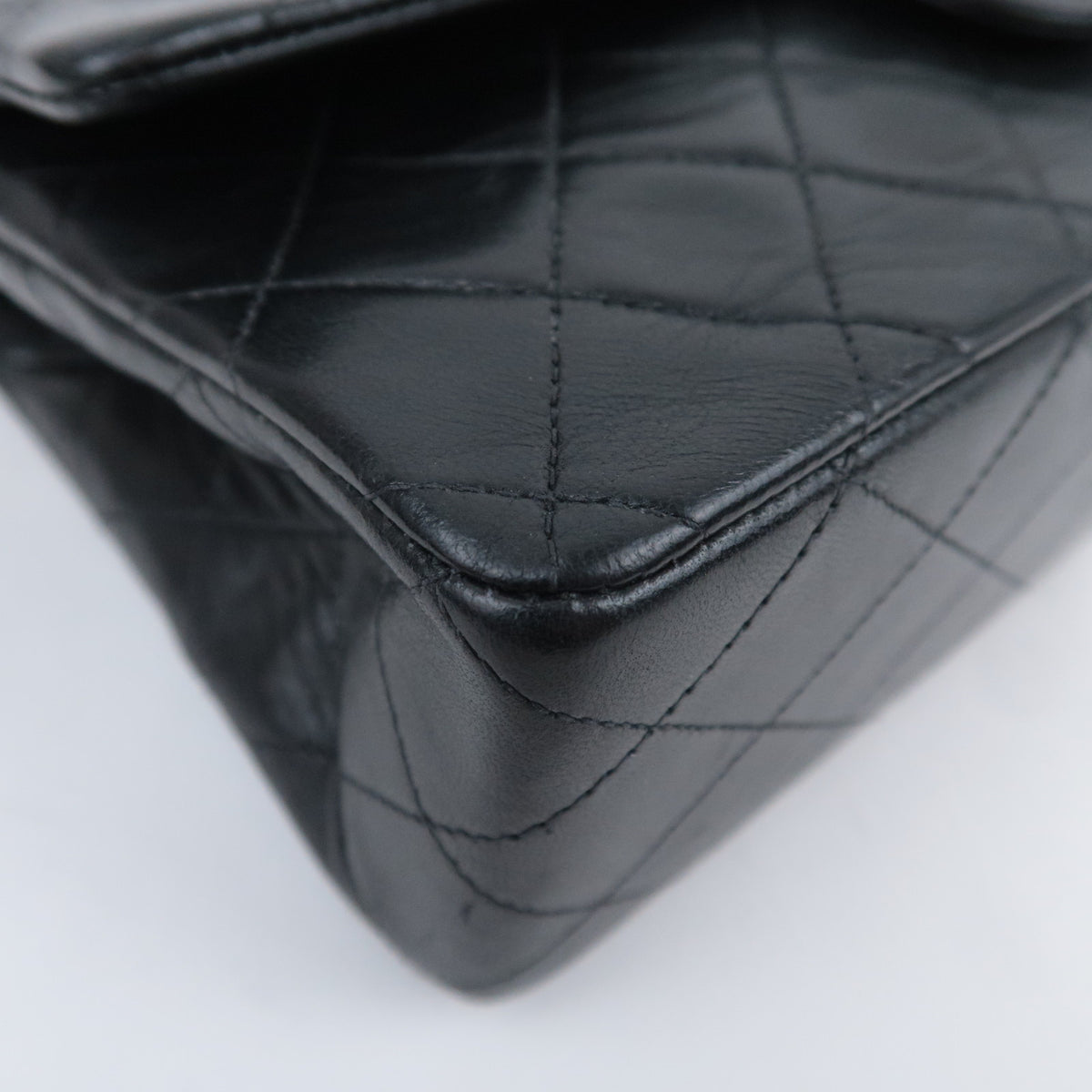 CHANEL Matelasse 25 Chain Shoulder Bag Lambskin