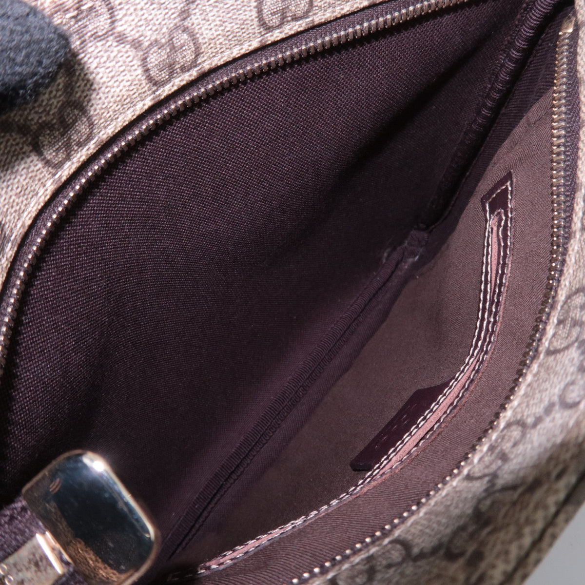 GUCCI GG Supreme Flat Shoulder Bag 201538