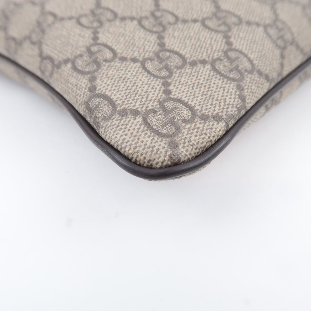 GUCCI GG Supreme Flat Shoulder Bag 201538