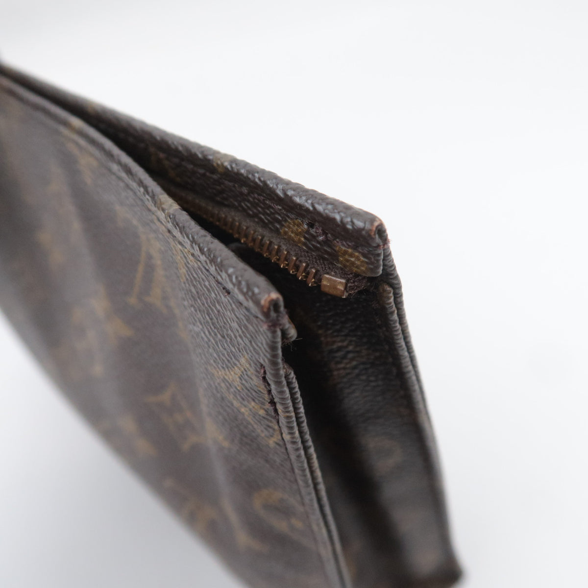 Louis Vuitton Monogram Poche Toilette 26 Toiletry Bag M47542