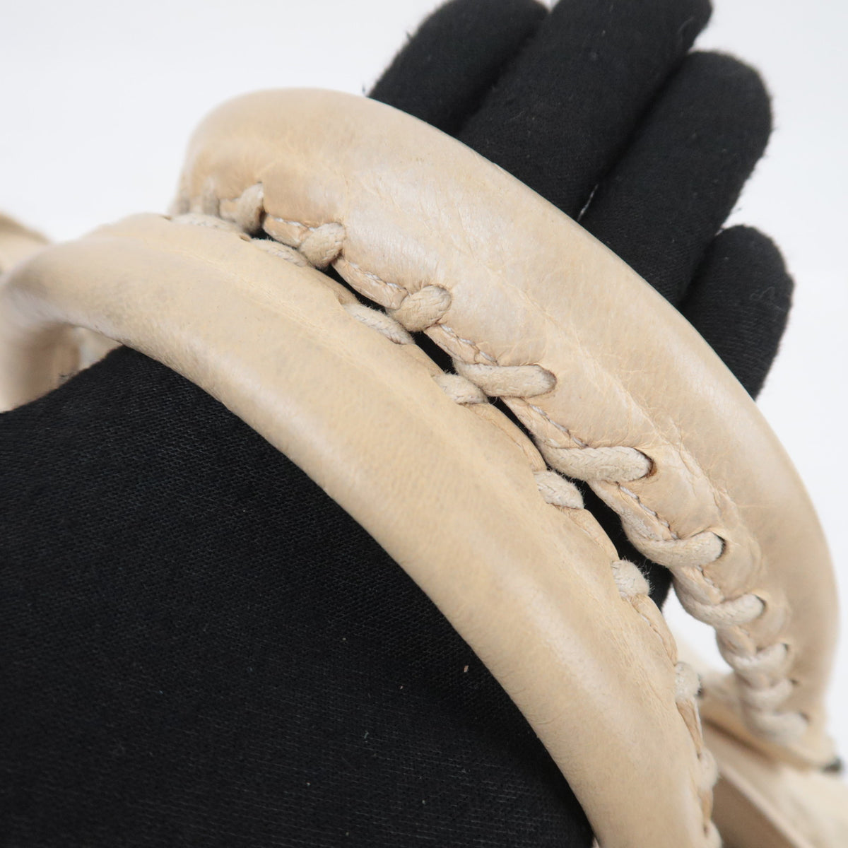 BALENCIAGA The City Leather Shoulder Bag Ivory 115748
