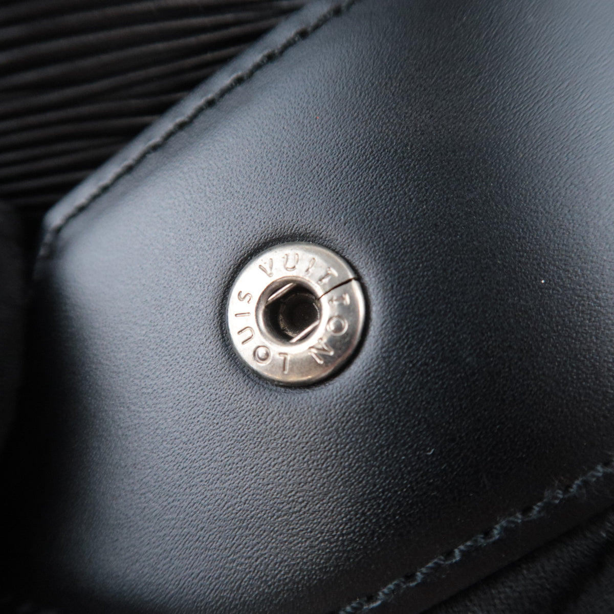 Louis Vuitton Epi Sac de Paul GM Shoulder Bag Noir M80155