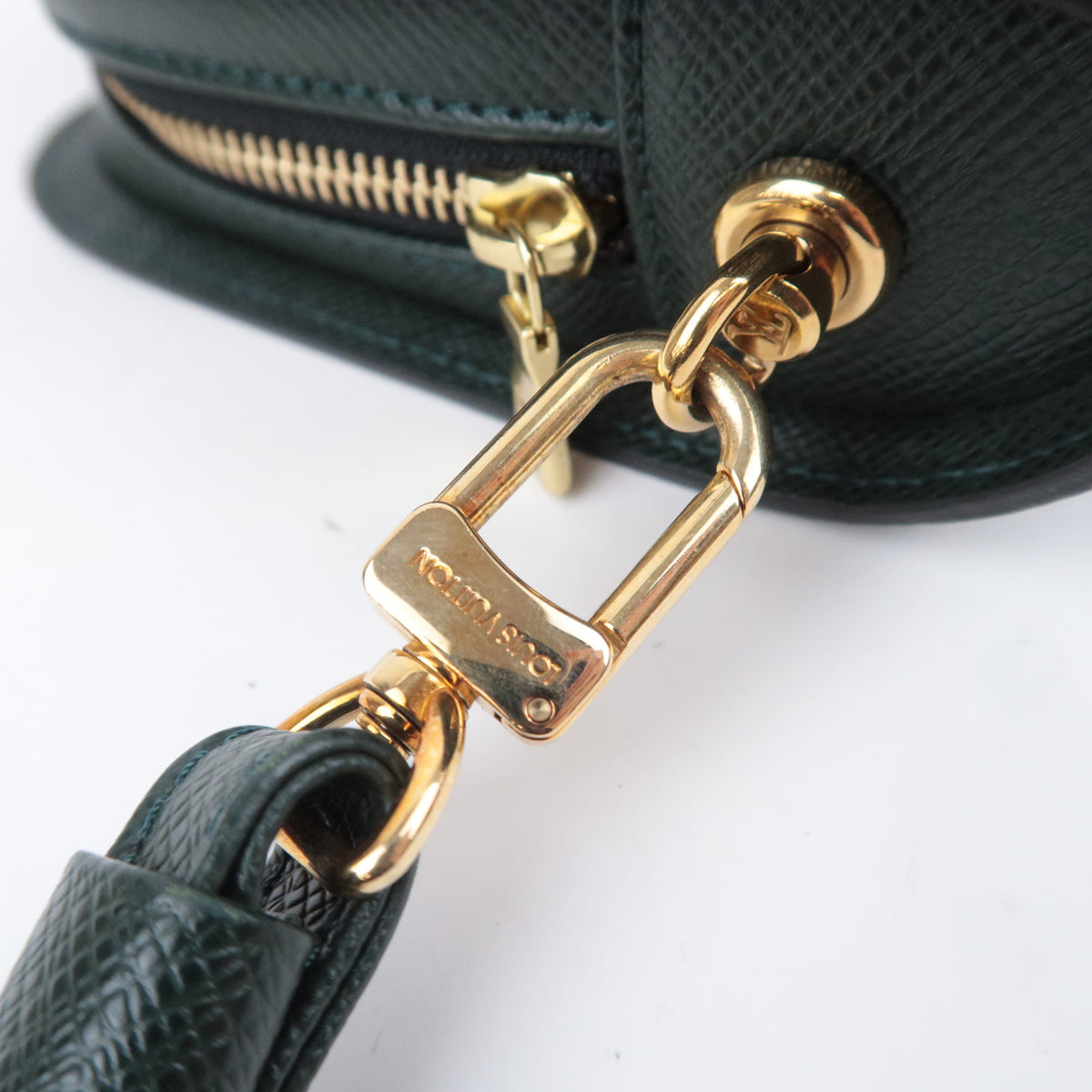 Louis Vuitton Taiga Baikal Clutch bag M30184