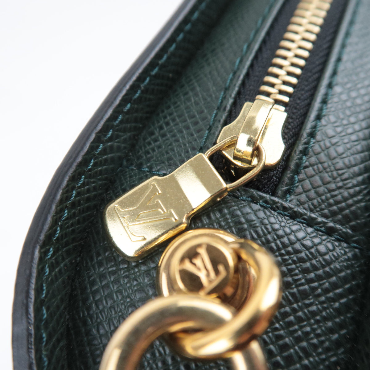 Louis Vuitton Taiga Baikal Clutch bag M30184