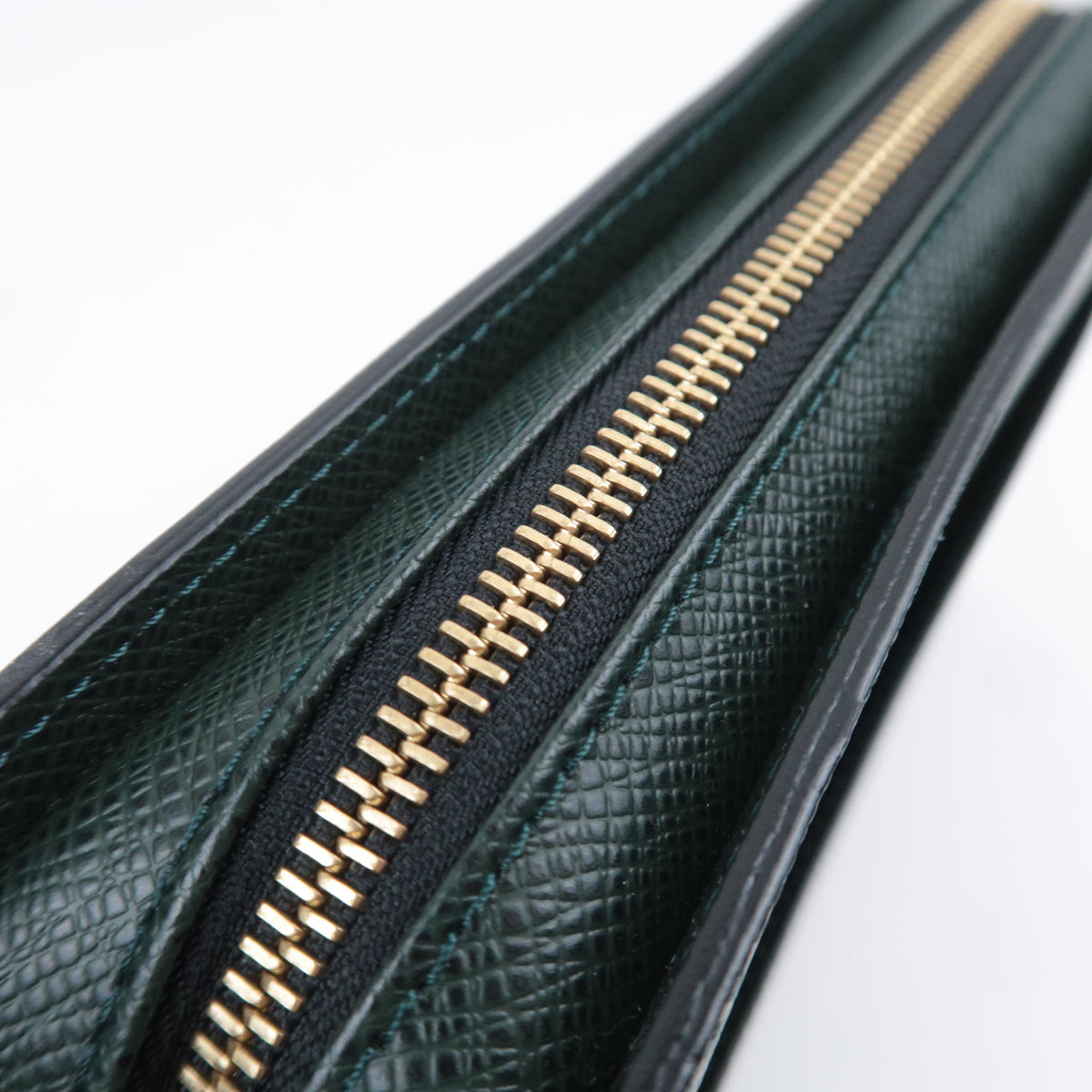 Louis Vuitton Taiga Baikal Clutch bag M30184